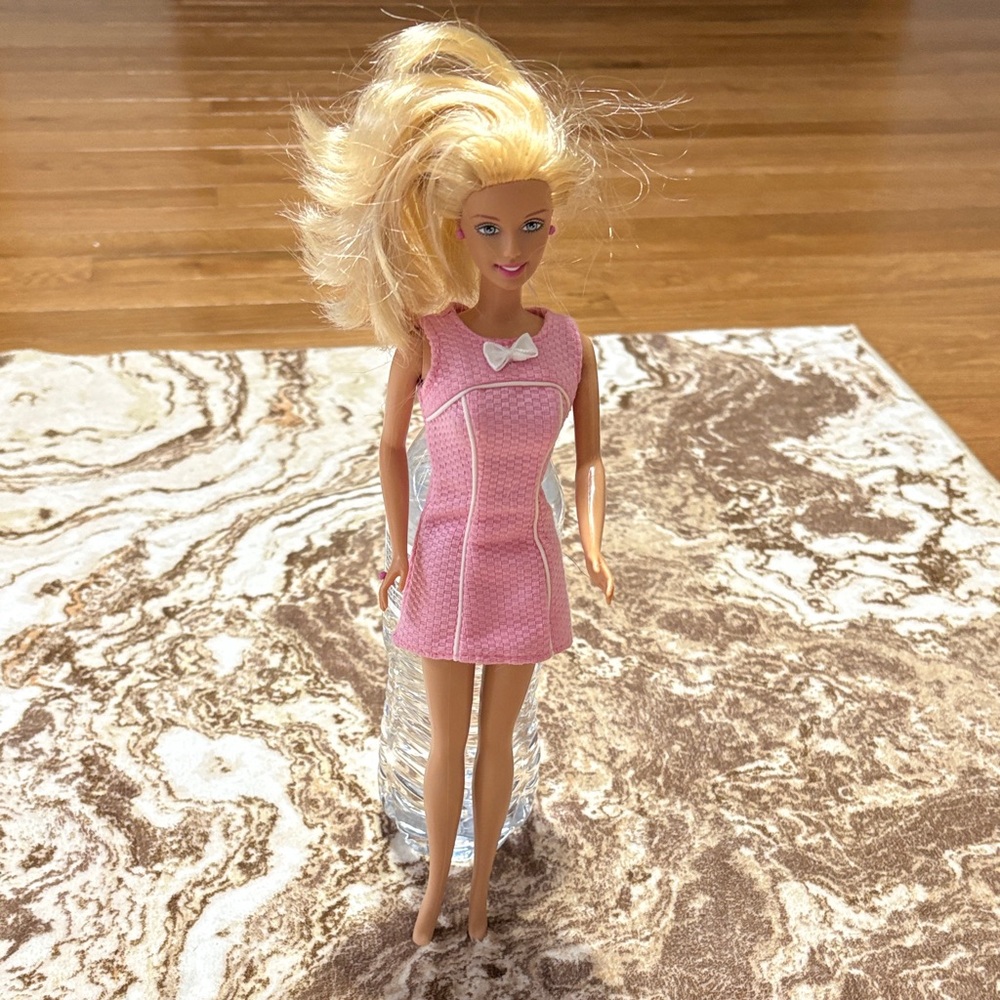 1998 Barbie Mattel Chic Pink Doll with Bow Accent